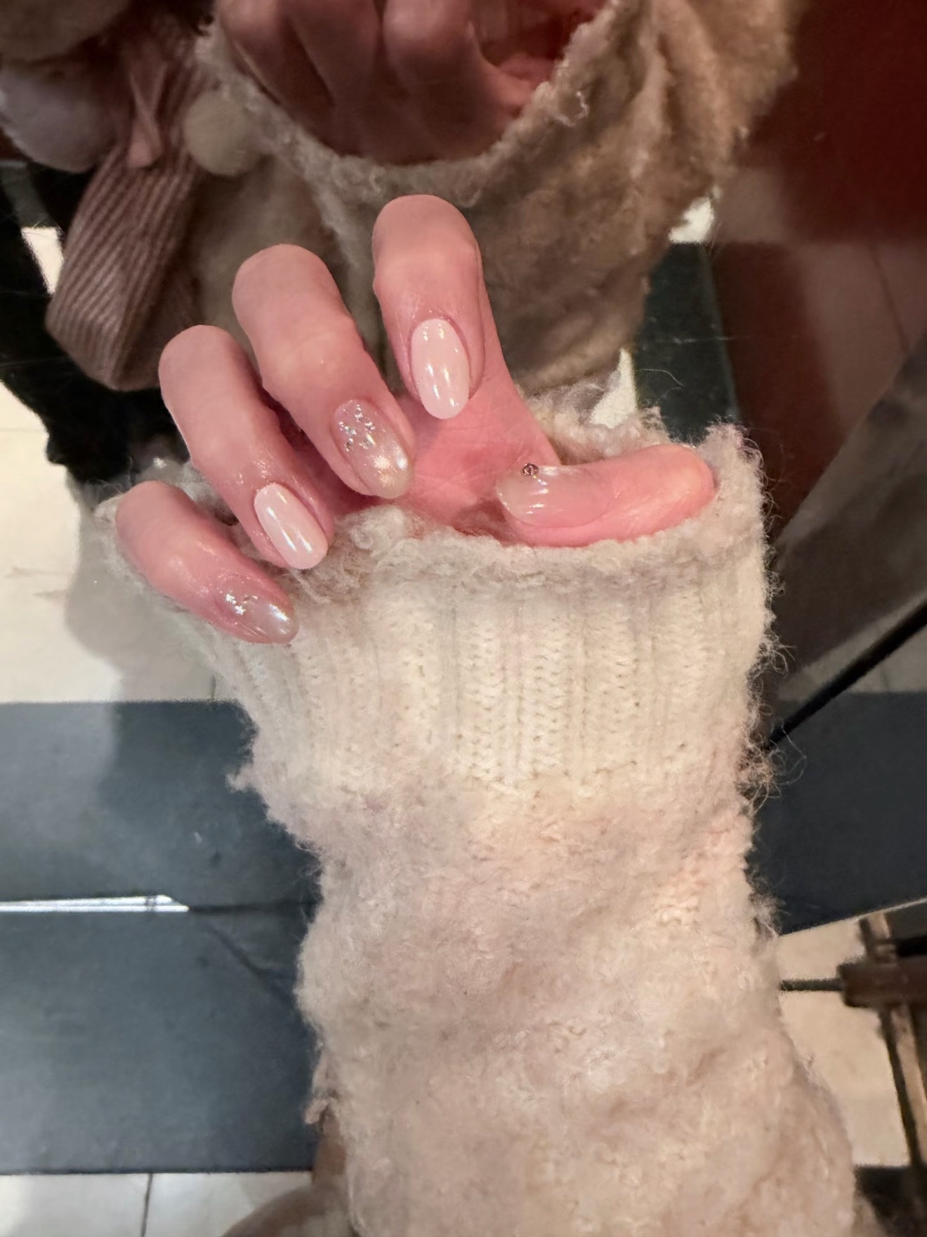 海莉甲，真的是0人能忍住不做这个海莉美甲…海莉➕猫眼真的是谁做谁美！！ 