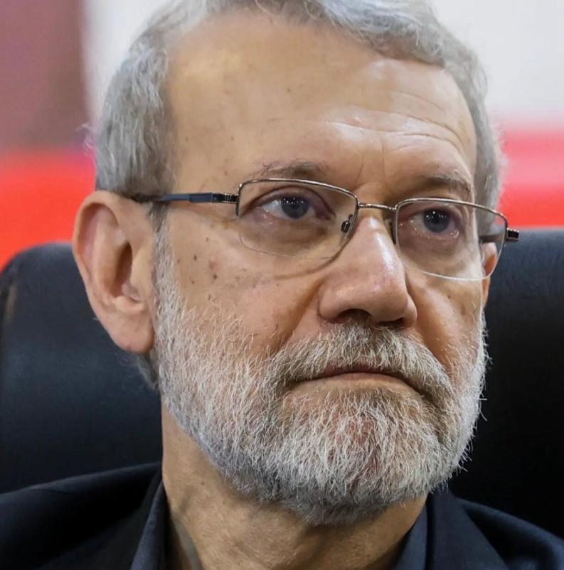 就在今天，伊朗最高领袖哈梅内伊已将重大权力移交给国家安全委员会负责人阿里·拉里贾