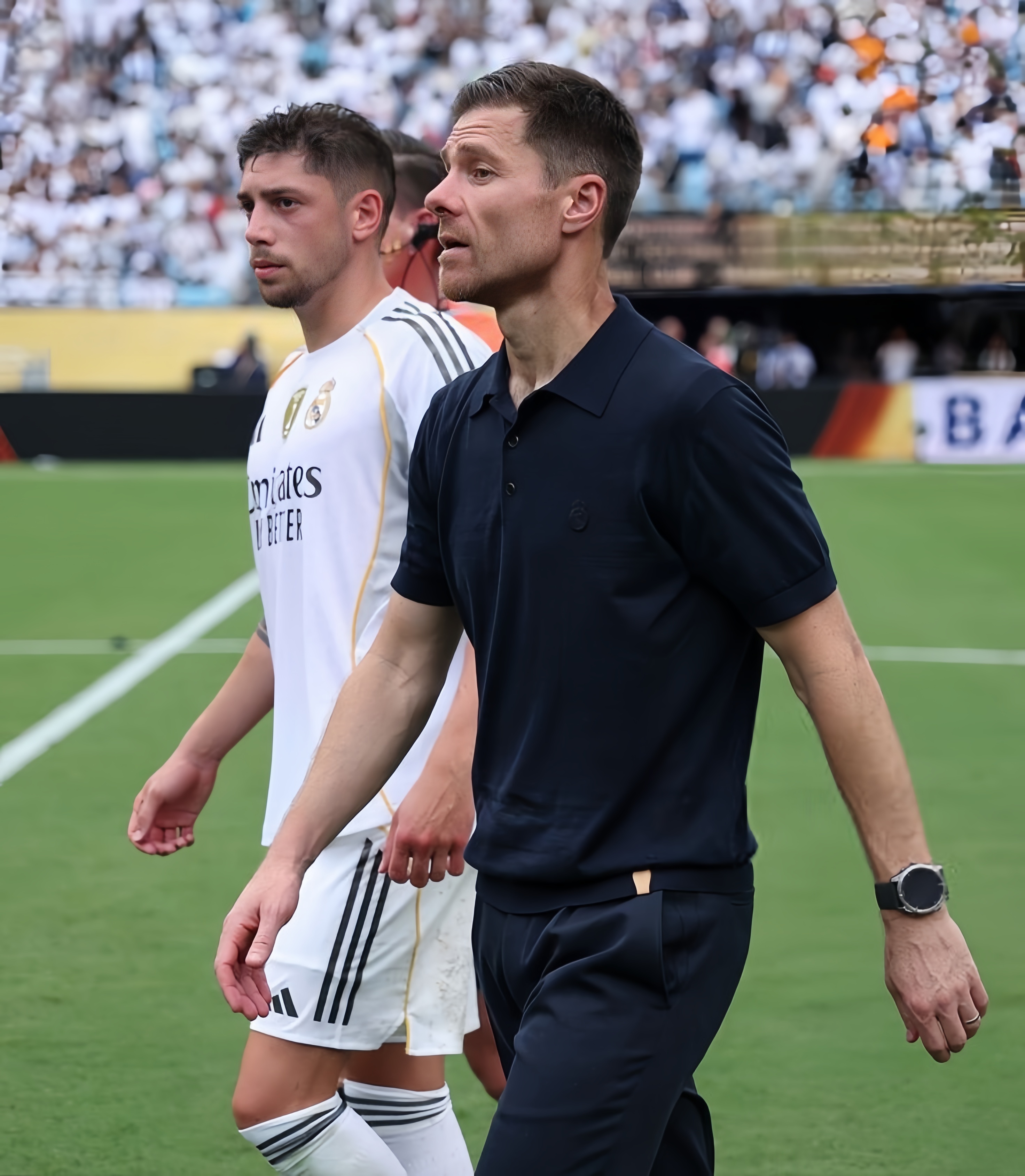 阿斯：哈维·阿隆索希望立即找回巴尔韦德的最佳状态，他希望这名中场球员能像在世俱杯