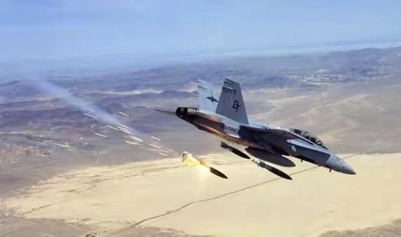 柬埔寨军力弱小，对泰动武的主要因素是什么？

柬埔寨军力远逊于泰国——全球火力指