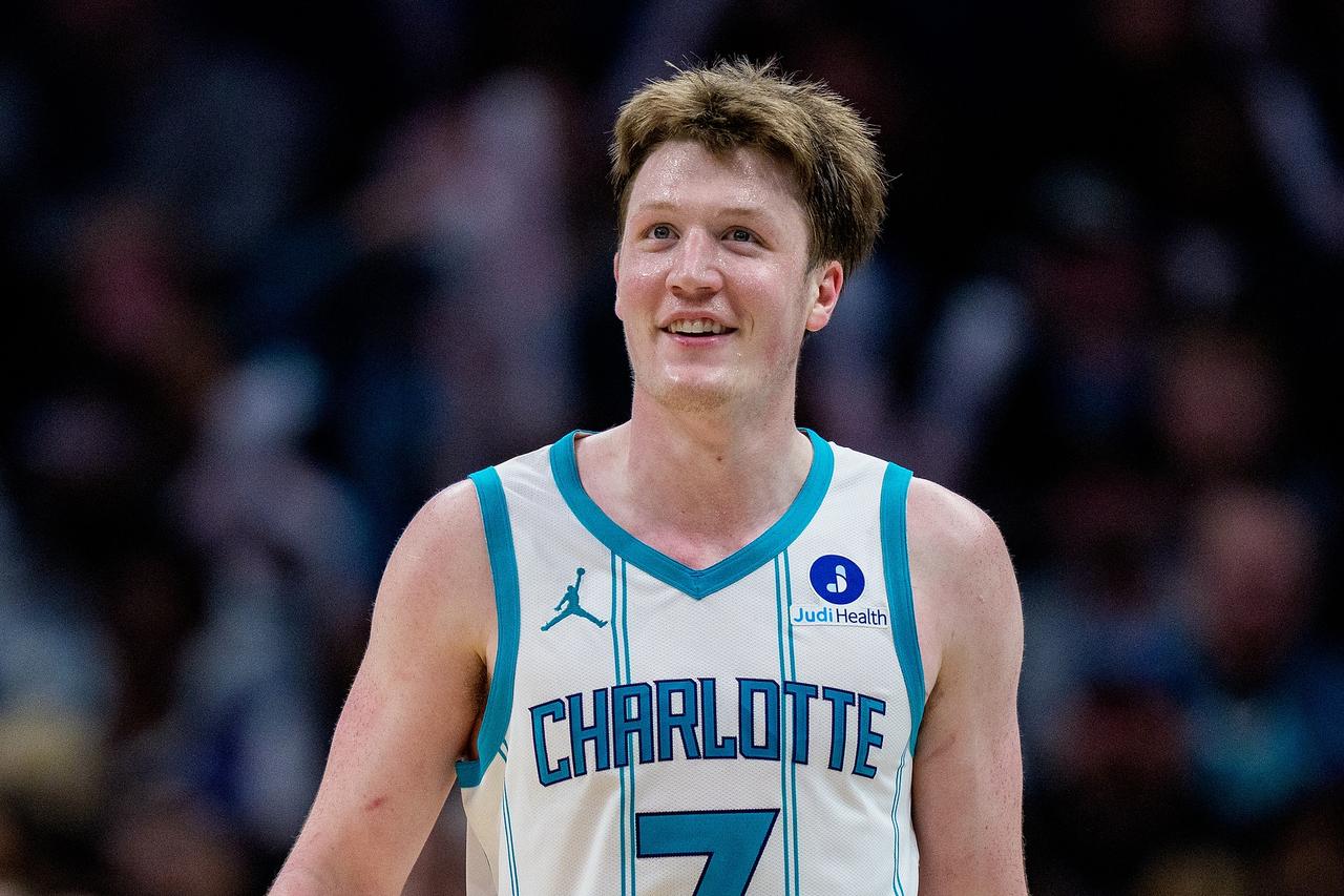 全明星后个人进攻效率：

1. 克尼佩尔 —— 129.9
2. 阿德巴约 ——