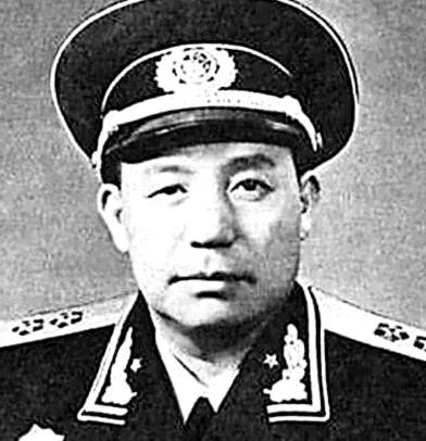 1950 年 11 月，邢嘉盛率领三营奇袭美军阵地得手后，竟异想天开要端掉美军师