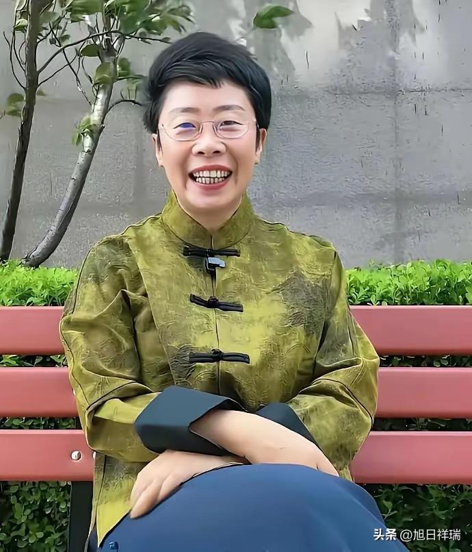 2026年1月份，51岁北大才女蒙曼的父亲因患癌病逝，享年80岁，蒙曼写过这么一