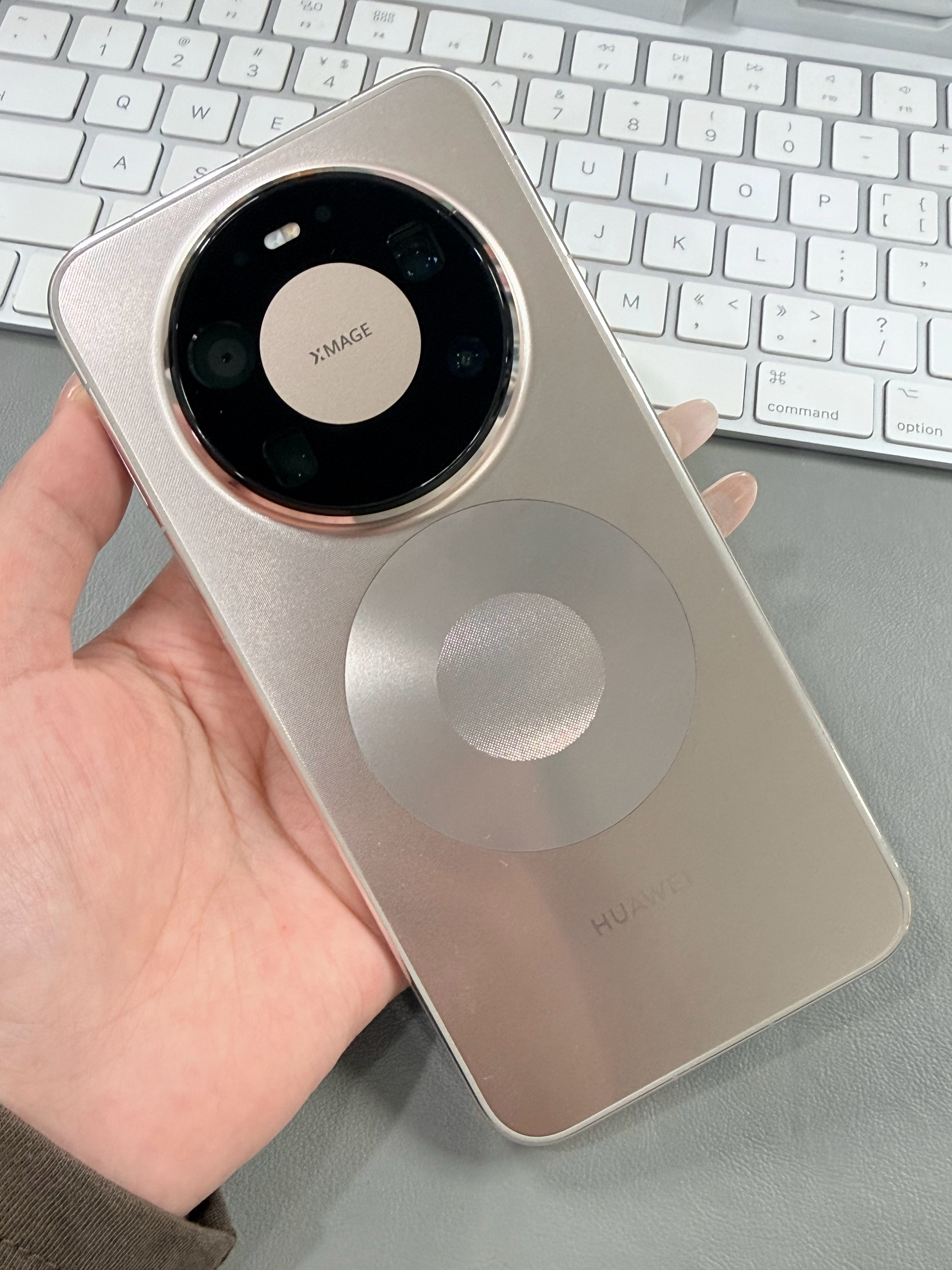 哪家数码品牌的审美最在线目前在我心里，华为 Mate 80 Pro Max 没有
