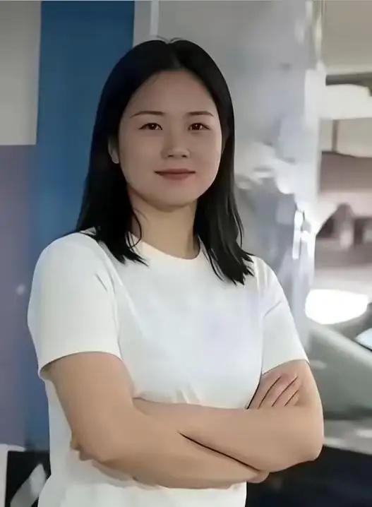 你把车停在别人花钱买的车位上，

对方好言沟通，

你撒谎说在外地，

转头就把