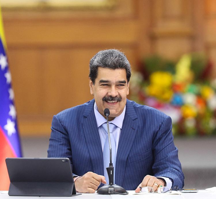 最新的消息显示！
马杜罗夫妇预计会在北京时间6日凌晨1点出现在纽约的法庭上，面临