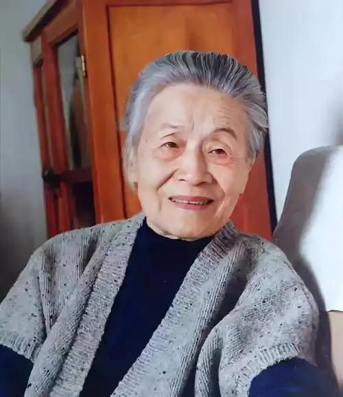 杨绛先生曾说：“两个人频繁的生气，频繁的冷战或吵架，互相怨忍，然后又和好了，这是