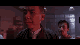 从刻意捏造的虚假图片，到精心炮制的恶意话题，再到毫无底线地冲上热搜榜一，整套满是