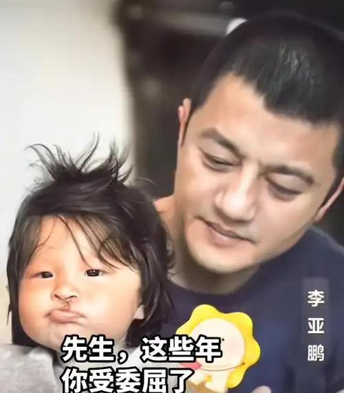 6月28日，一组国内两大知名基金会的公益现场对比，彻底引爆全网争议。
 
同样是