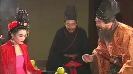 94版《三国演义》中，除了刘关张曹操诸葛亮孙权等主角外，还有一位演技炸裂的老戏骨