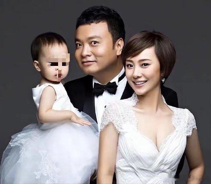 央视名嘴沙桐离婚，妻子自曝13年无xing婚姻，原配发文嘲讽:别扯淡 