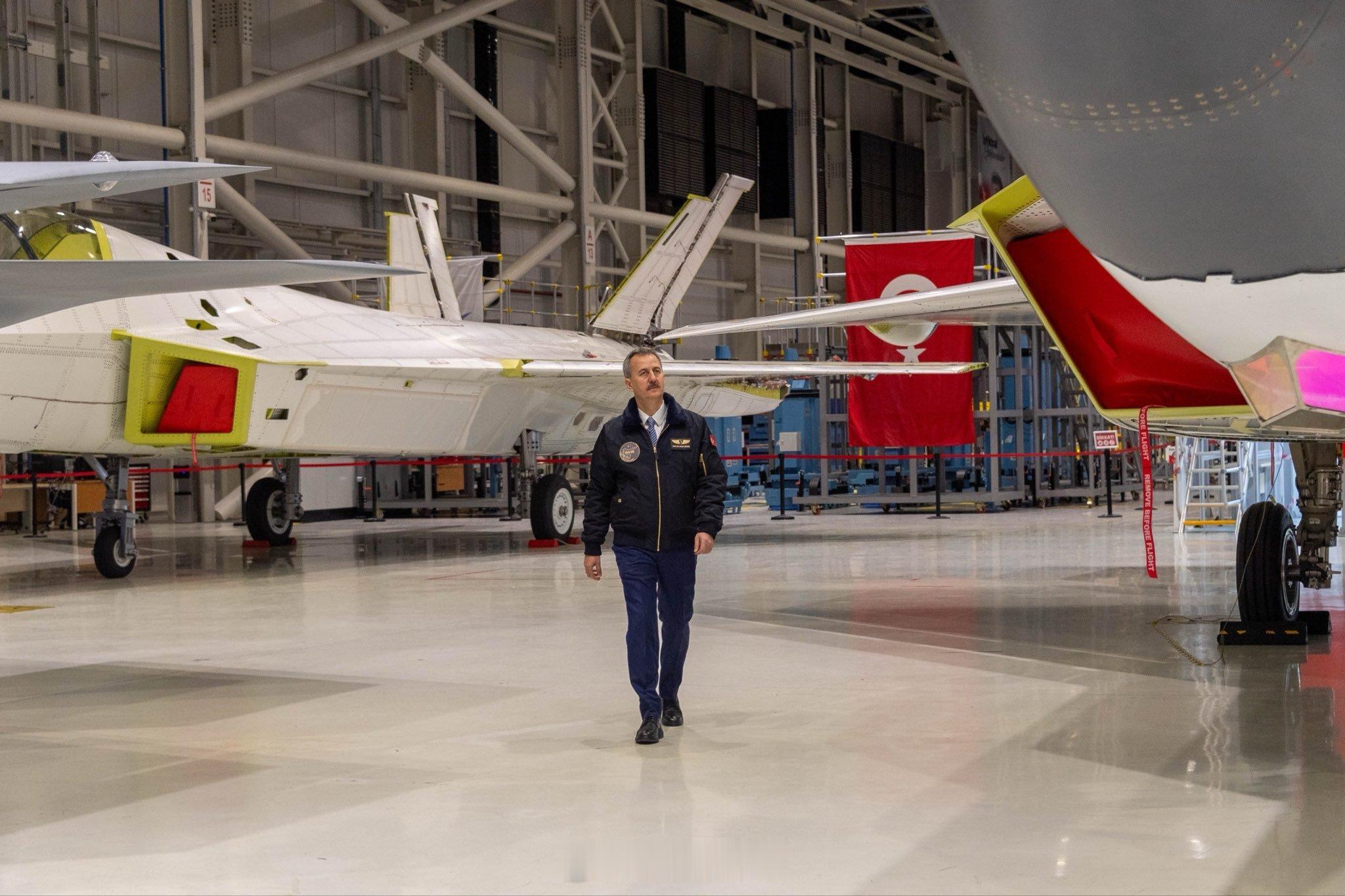 土耳其共和国，国防工业局局长哈鲁克·格尔根教授：在KAAN国产战斗机项目框架下，