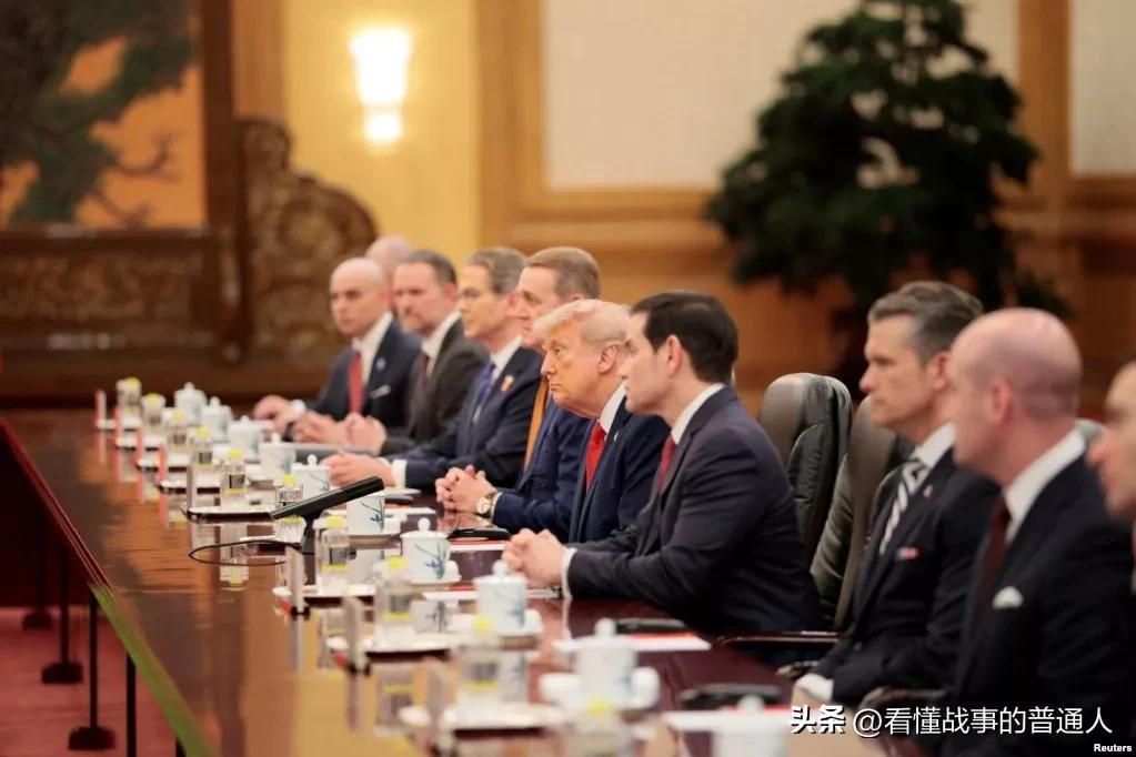 围魏救赵，特朗普这盘棋摆得很清楚！访华刚结束，第一岛链六个方向同步启动：导弹进日