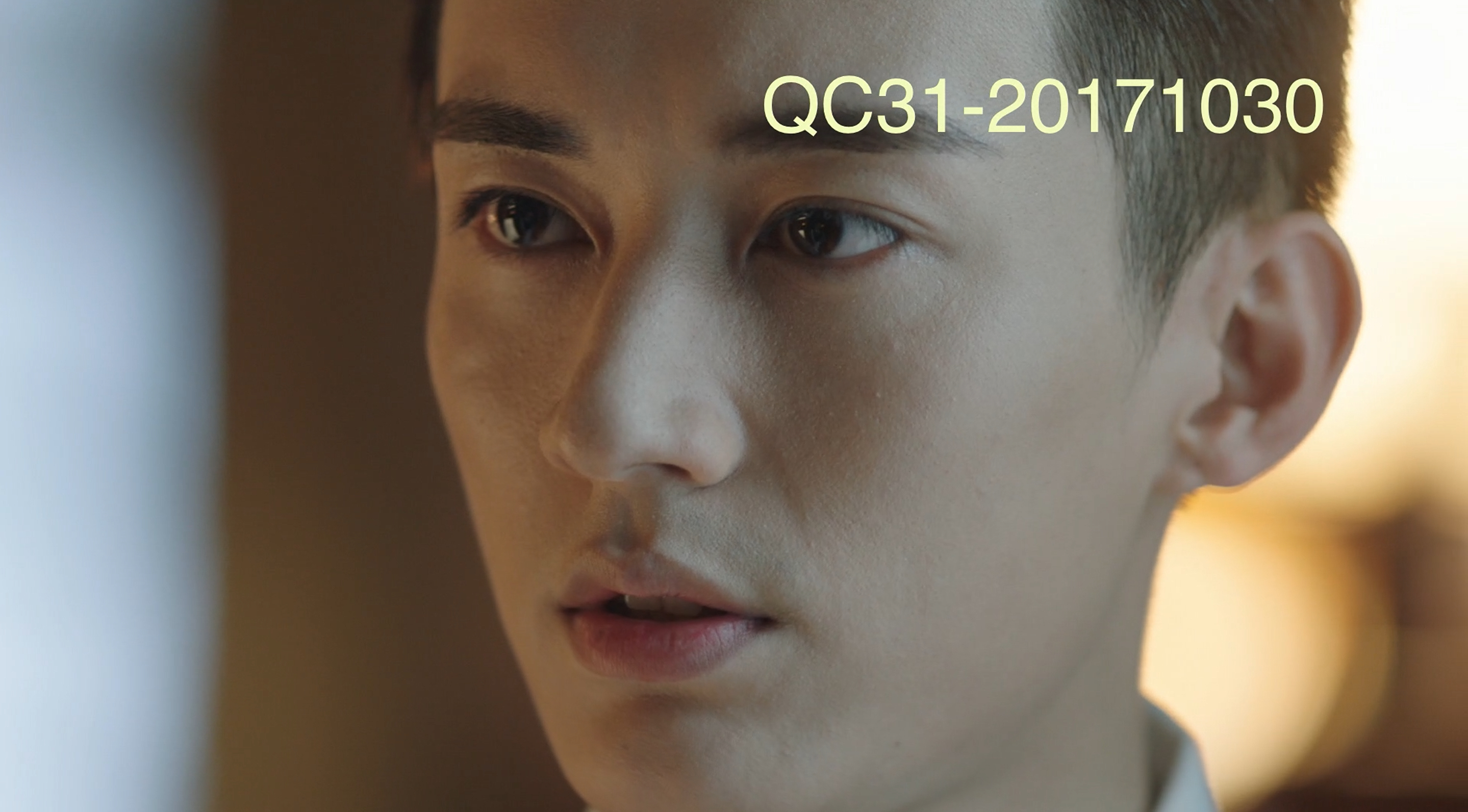 镜头怼那么近干嘛 美我一大跳