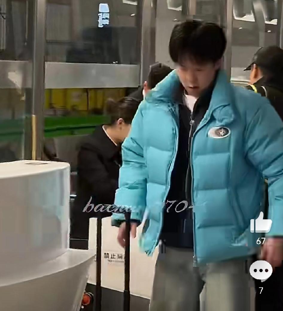 关于王楚钦，看到两条好消息：

1、前国手马特透露王楚钦和孙颖莎伤病都有所好转，