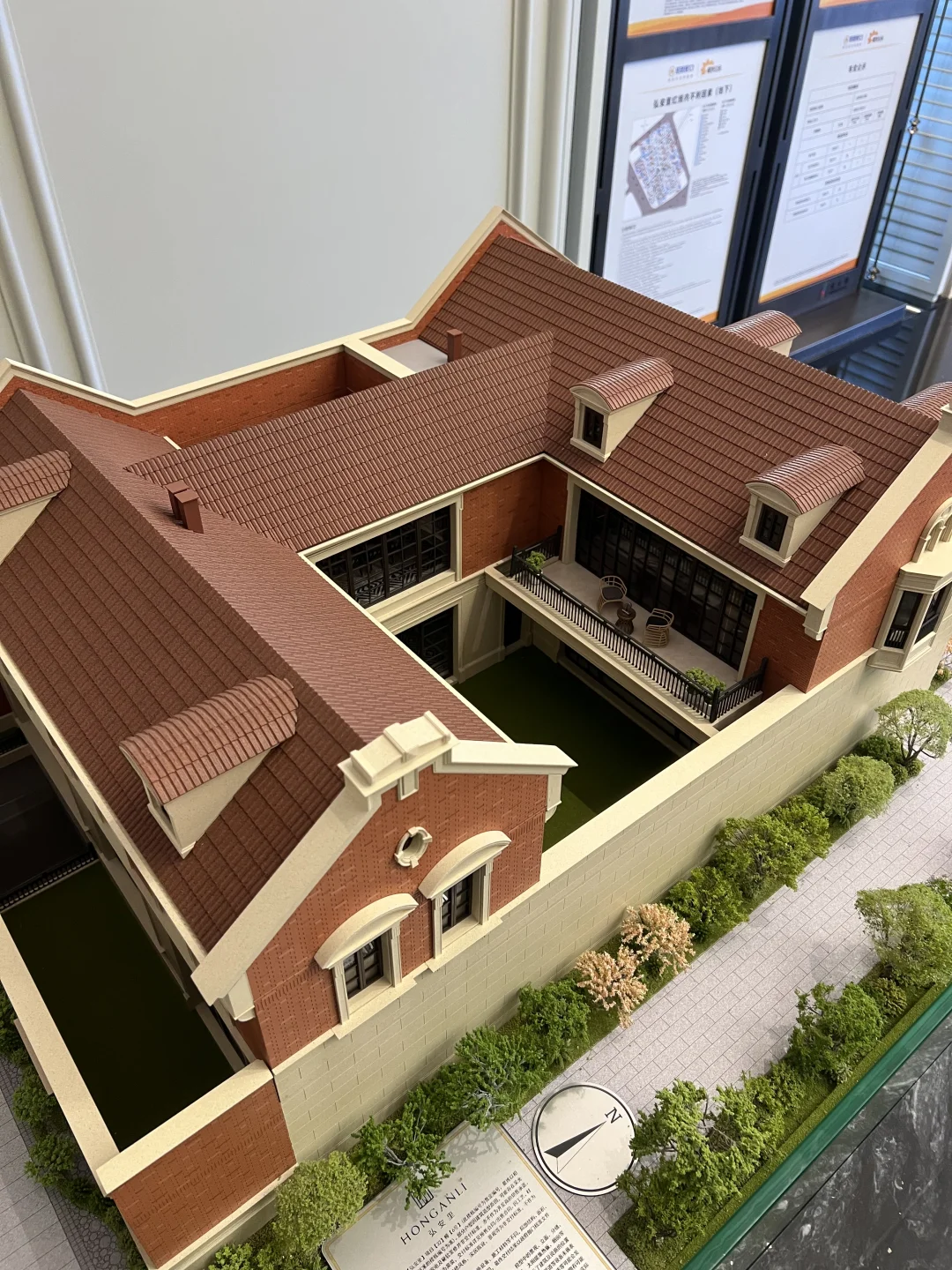 弘安里悄悄清退一套1000m²别墅🏡