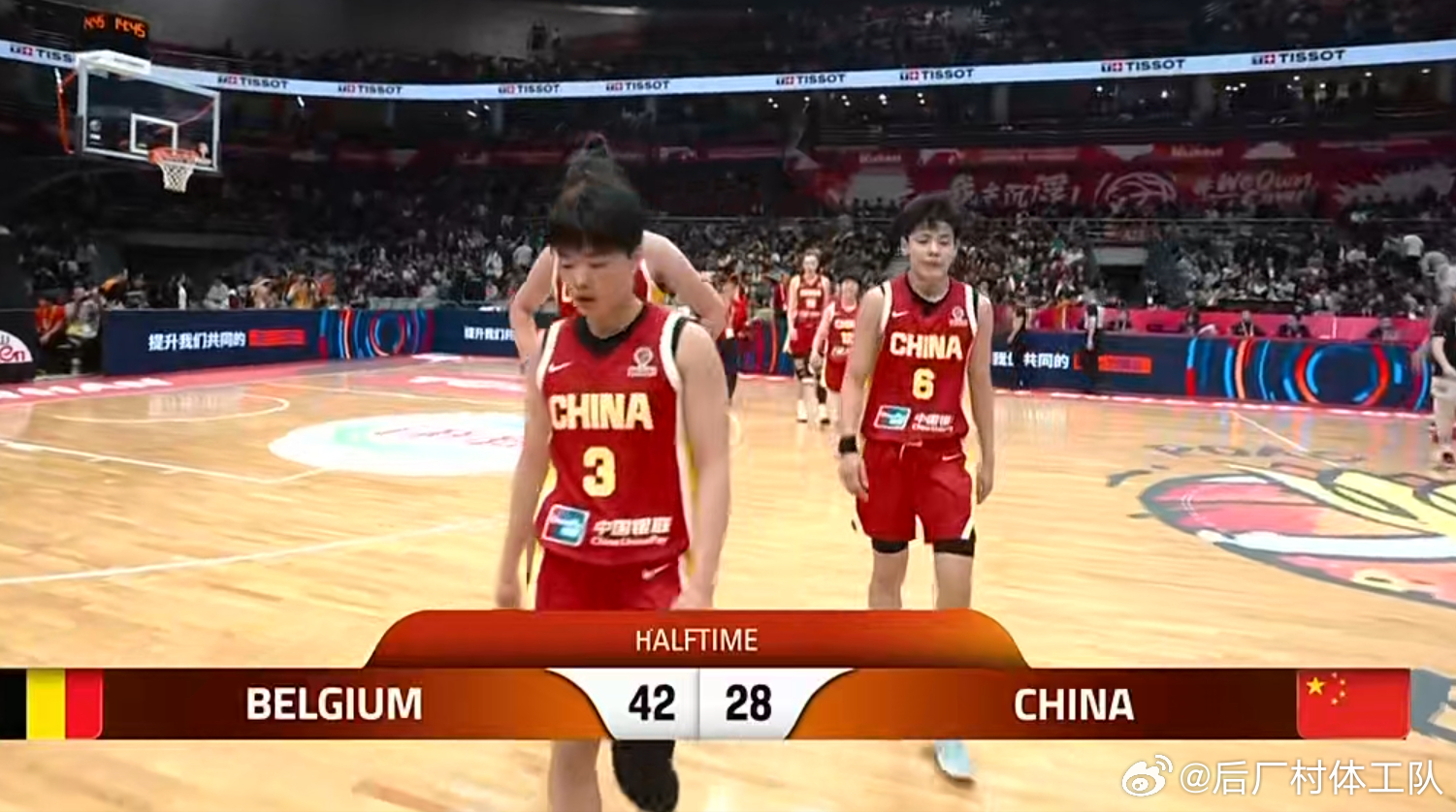 中国女篮vs比利时女篮 中国女篮半场28-42落后比利时。张子宇9中6得到12分