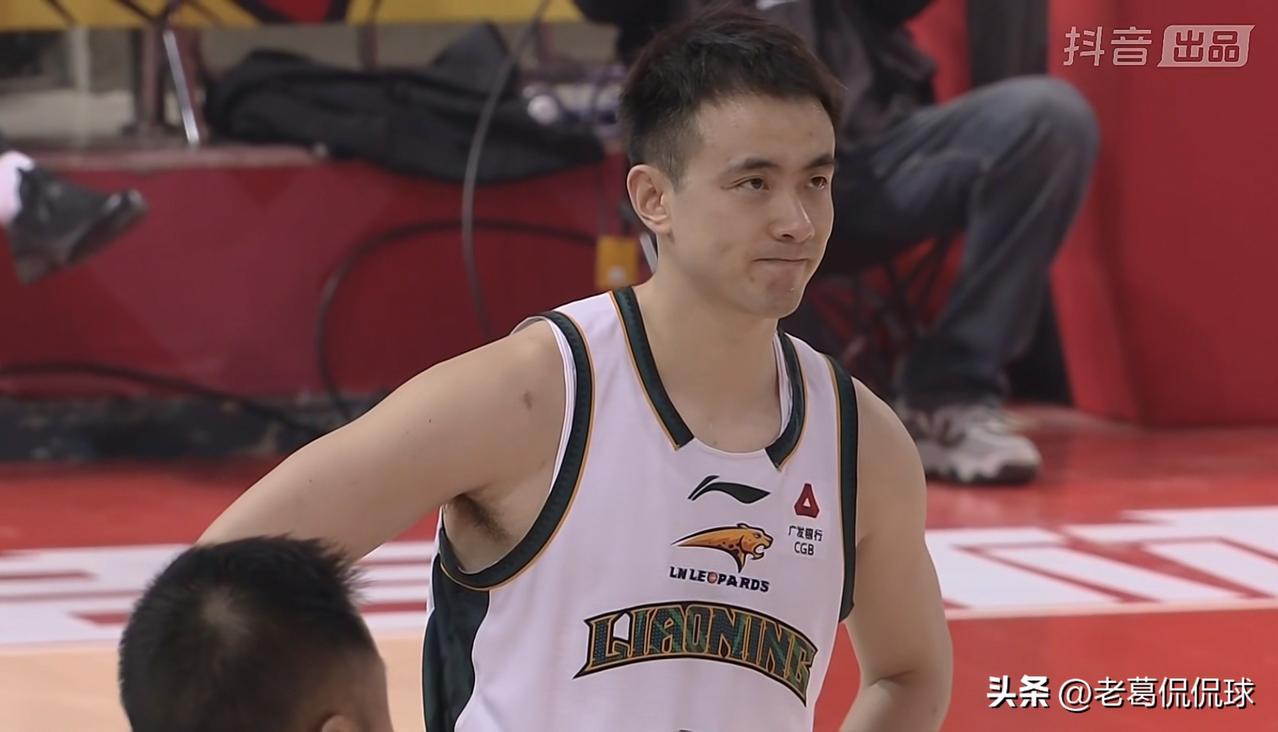 辽宁本钢后卫赵继伟的表现真是一场灾难！在今天辽宁本钢客场以75：82输给长白山恩