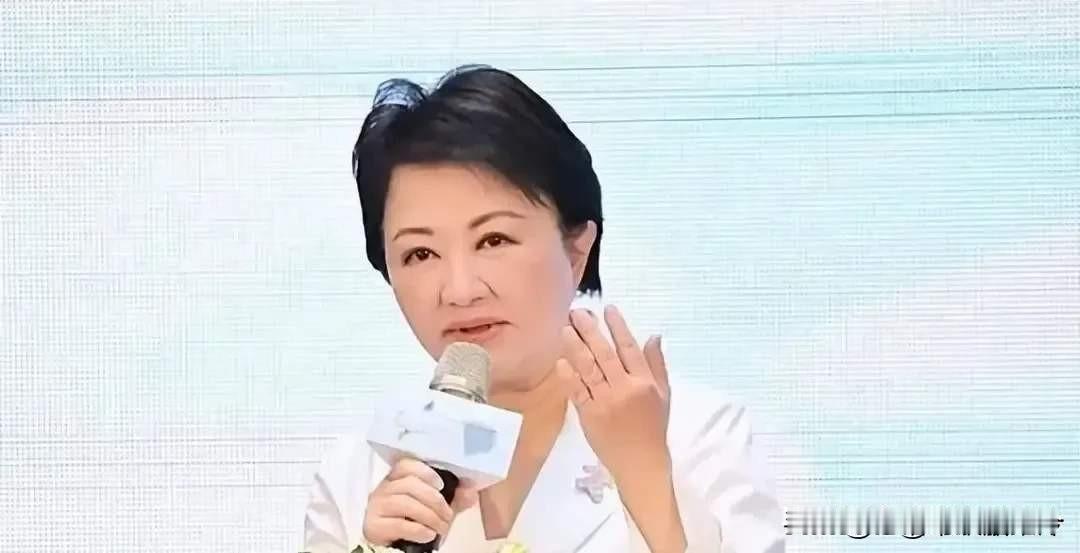 台湾民进党祭出“杀招”甩锅卢秀燕！
台湾民进党秘书，绿媒和网军把毒油事件甩锅给台