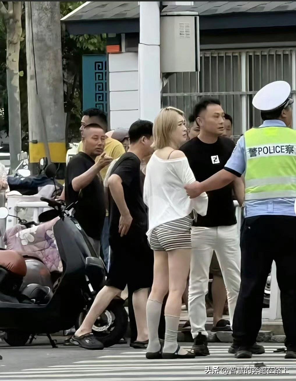 失控会二次加速吗？明显油门当刹车了。关键这个女的下车说我三责买的够 500万，快
