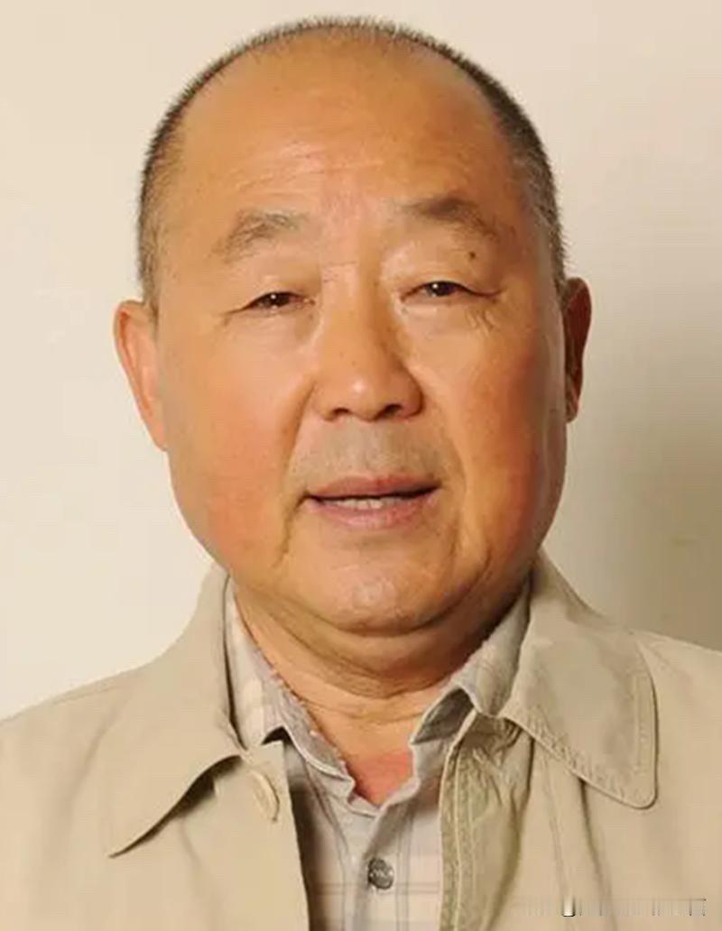 大家还记得这位朴实善良，和蔼可亲的老人家吗？他是土生土长的山东人，有着北方人的豪