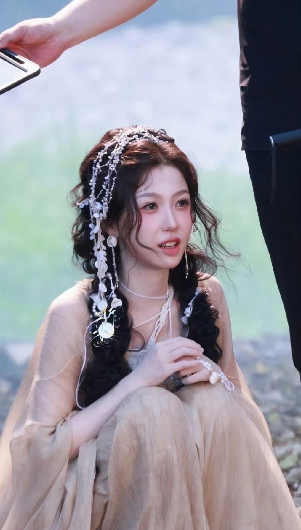 虞书欣这个造型美诶
眼前一亮的感觉 ​​​