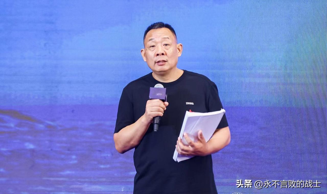 企业对员工的管理，应该走哪条路？

有人认为对员工必须严格管理，你对员工越宽容和
