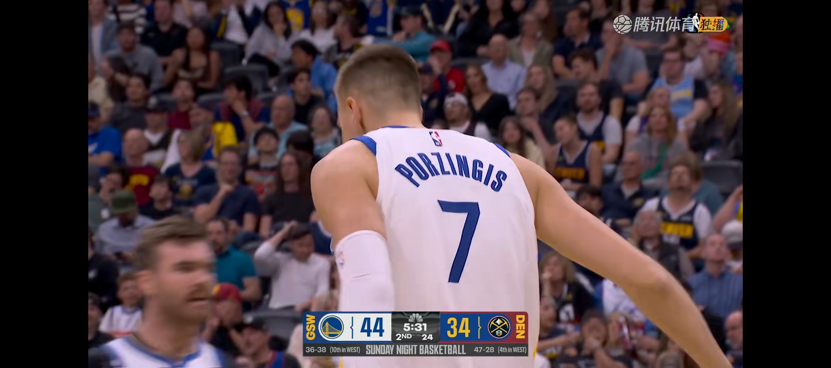 领先10分了！勇士真可以围绕队医建队了，以后各种疑难杂症都可以送过来，便宜就行勇