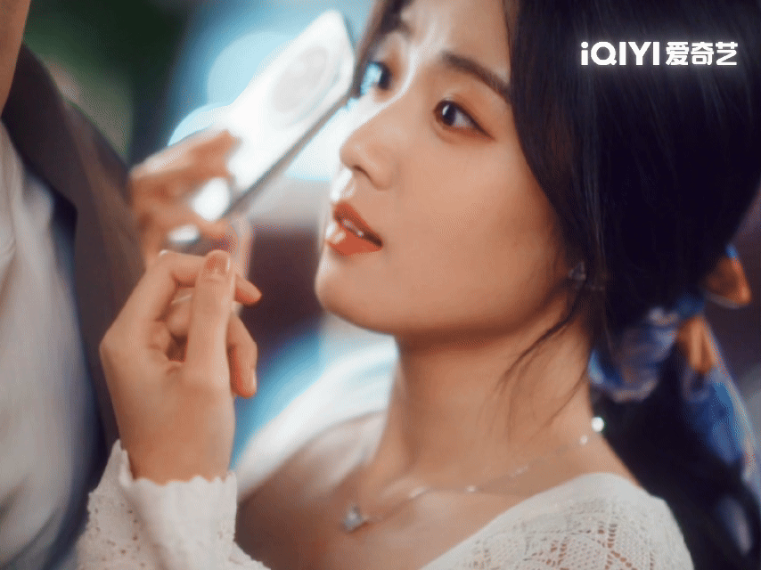 轧戏没有不甜的义务 俊男靓女加灵魂契合太好嗑！两人因相同的三观和热爱走到一起，并