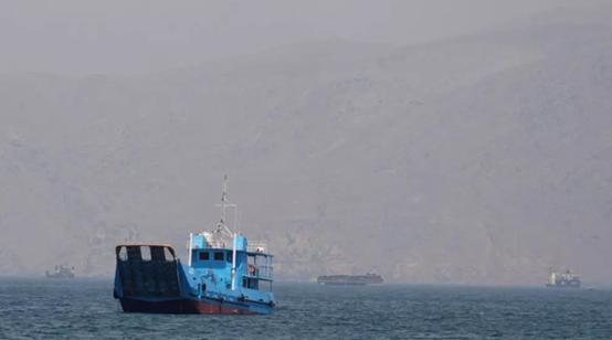 美国之所以不打了，是因为他们找到了一条真正能逼伊朗妥协的方法，那就是反向封锁霍尔