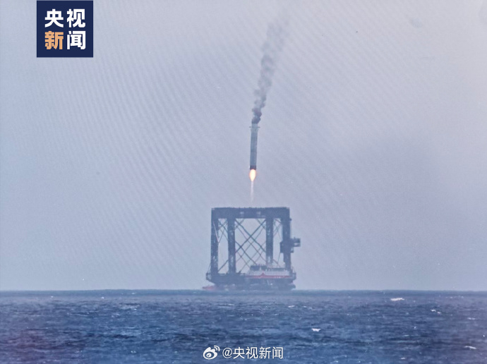 窝草，还是国家队牛逼啊！长征十号乙火箭回收成功 这下爽了，我们也打几万颗低轨卫星