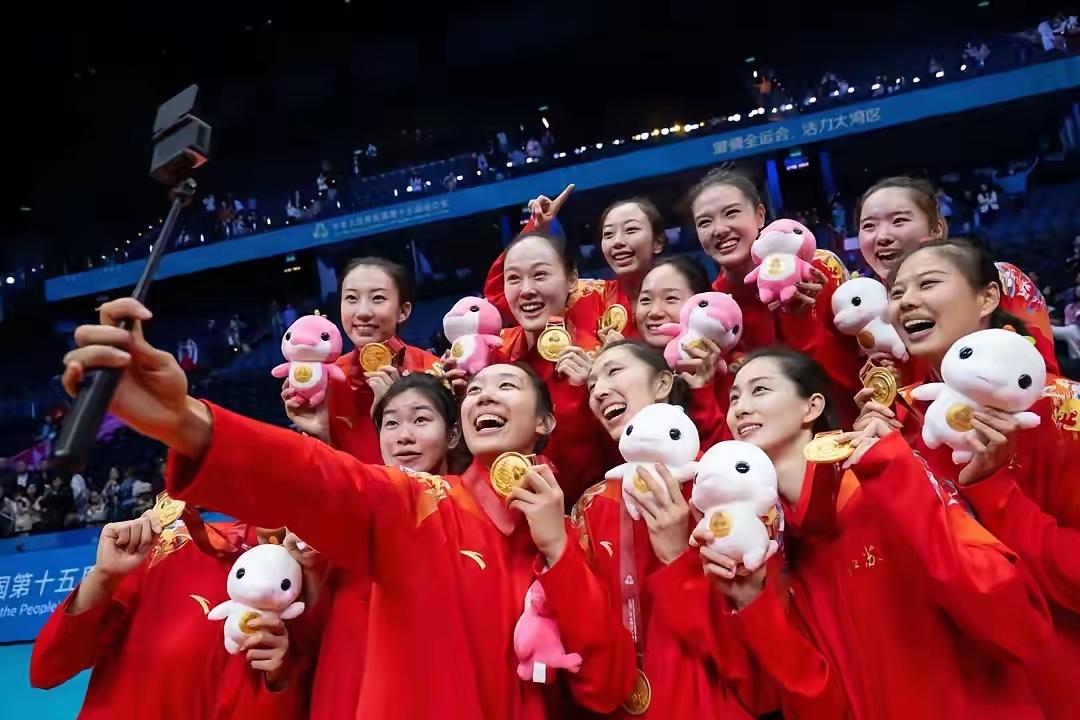 2025-2026中国女排超级联赛！
江苏女排14人阵容:
主攻:8吴梦洁190