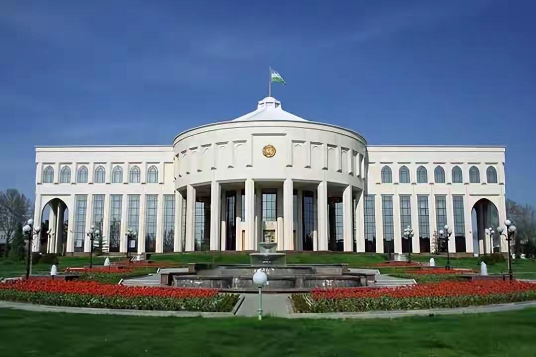 又一个乌克兰？乌兹别克斯坦通过决议，推动去俄化，普京要头疼了