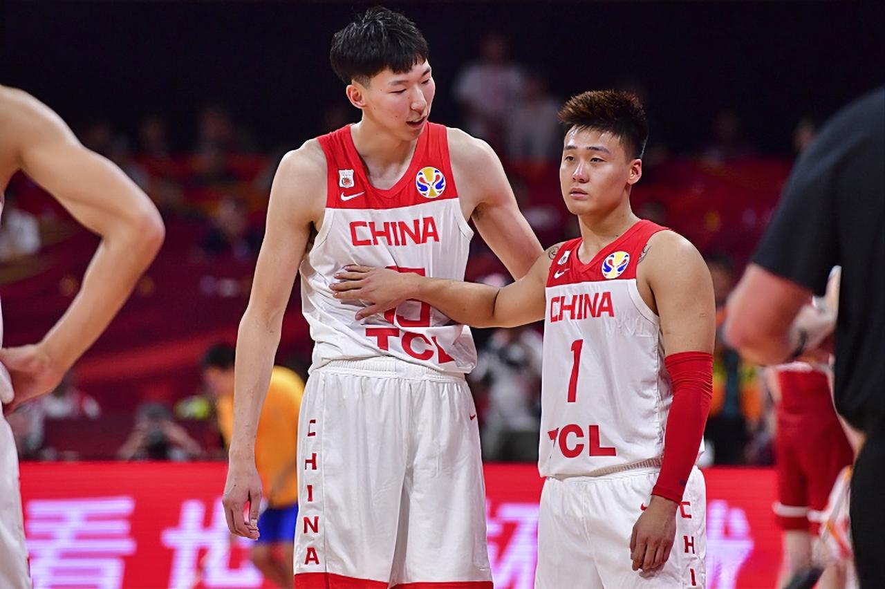 赵睿：琦哥，你这看我坐在场下，你是不是也蠢蠢欲动了？？？
周琦：说没有那是假的，