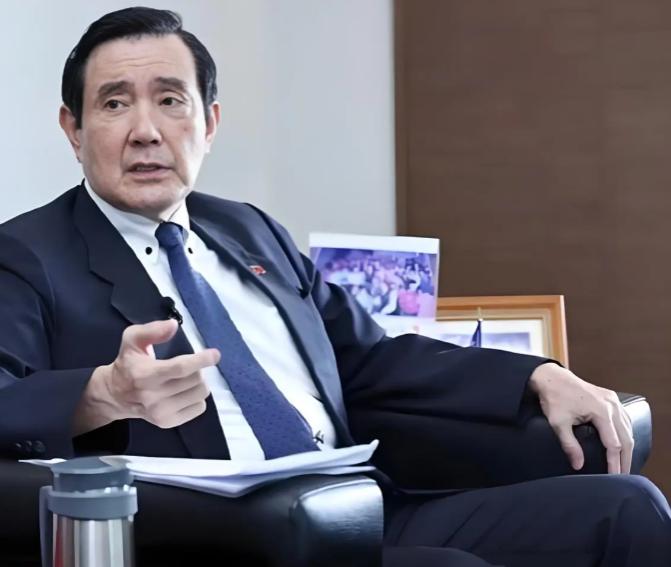 马英九为啥没来北京参加这次九三大阅兵呢？别瞎琢磨了，根本不是他自己扭捏着不肯来，