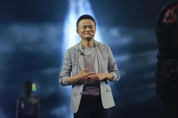 难怪马云会力挺董明珠，董明珠：中国要想成为强国，必须要靠实体，这就我们实体企业发