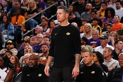 雷迪克：如果要挑剔的话，可能是我的问题，单节14分不应该今天NBA常规赛湖人客场