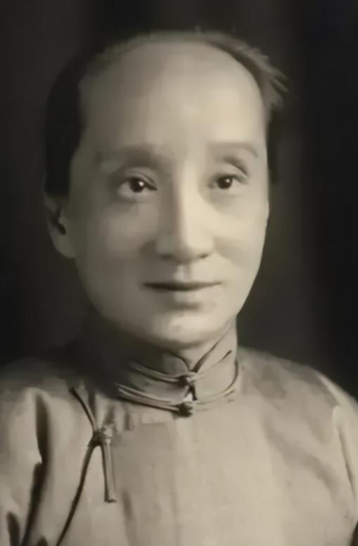 1909年，鲁迅对原配朱安说：“日本有一种小吃很好吃。”话音未落，朱安忙说：“是