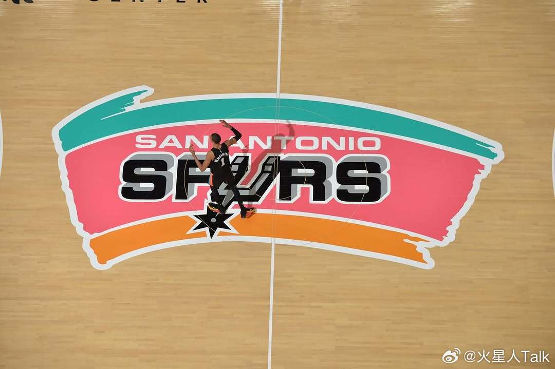 马刺马刺 早已提前12场锁定季后赛，19年抢七输给掘金后，时隔7年重返季后赛舞台