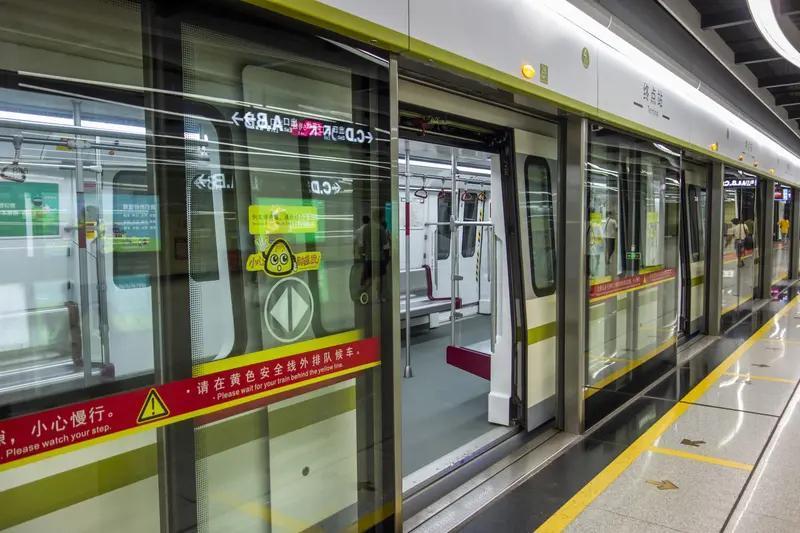 2025年11月1日（即本周六）12:00至运营时间结束，广州地铁4号线黄村站及