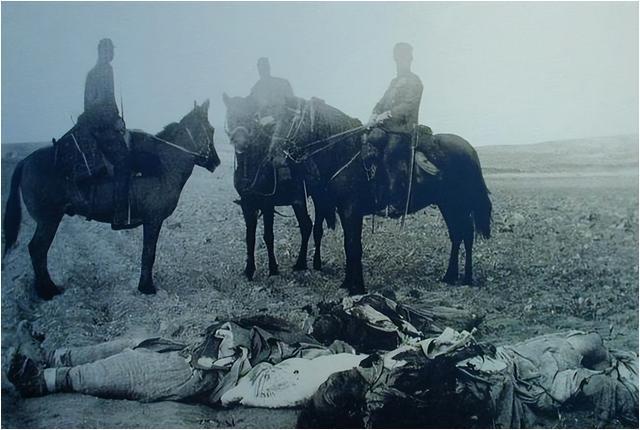 1894年，旅顺大屠杀后他成了山大王，专抢日军，玩日本女人，玩腻后割掉舌头扔到日