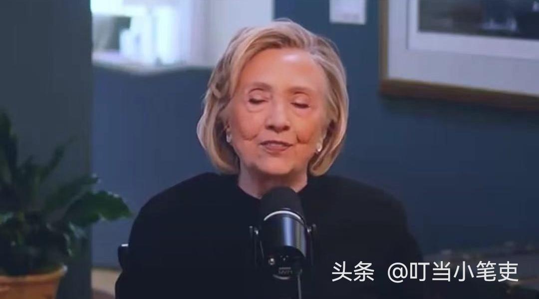 “我至今仍然认为，普京手里握有特朗普的把柄。我仍然相信，他手里藏着一些照片、视频