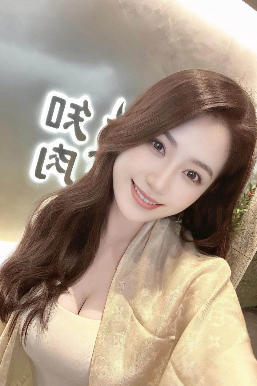 这一年，好像什么都来得及，又好像什么都无能为力。
治愈系笑容女孩 创作者中心