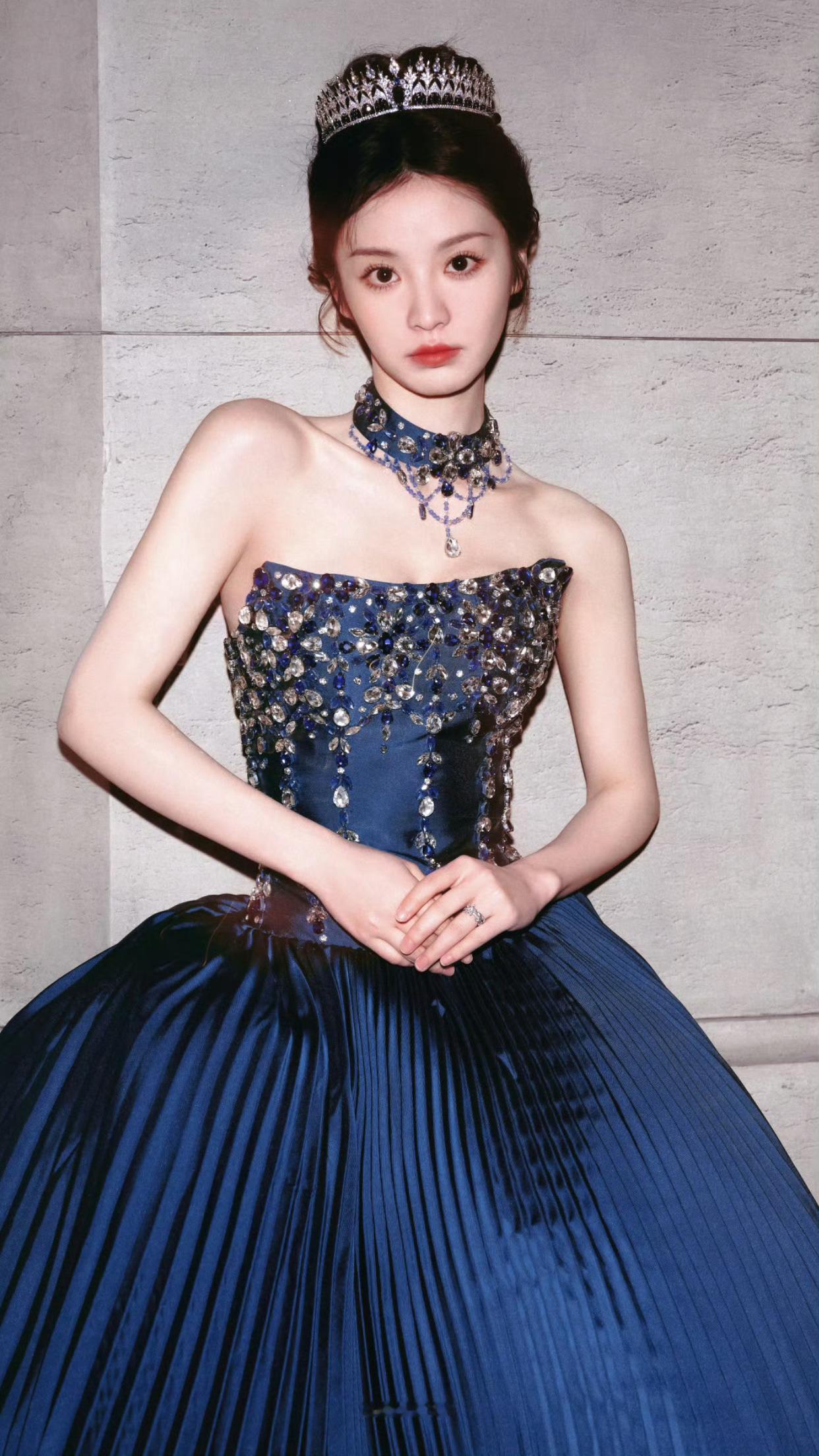 田曦薇·高贵公主👸 