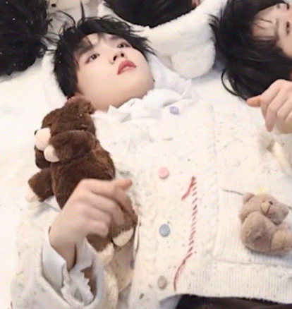 【4962】妈妈～我还不想起嘛 再让我睡会儿好吗🥺 