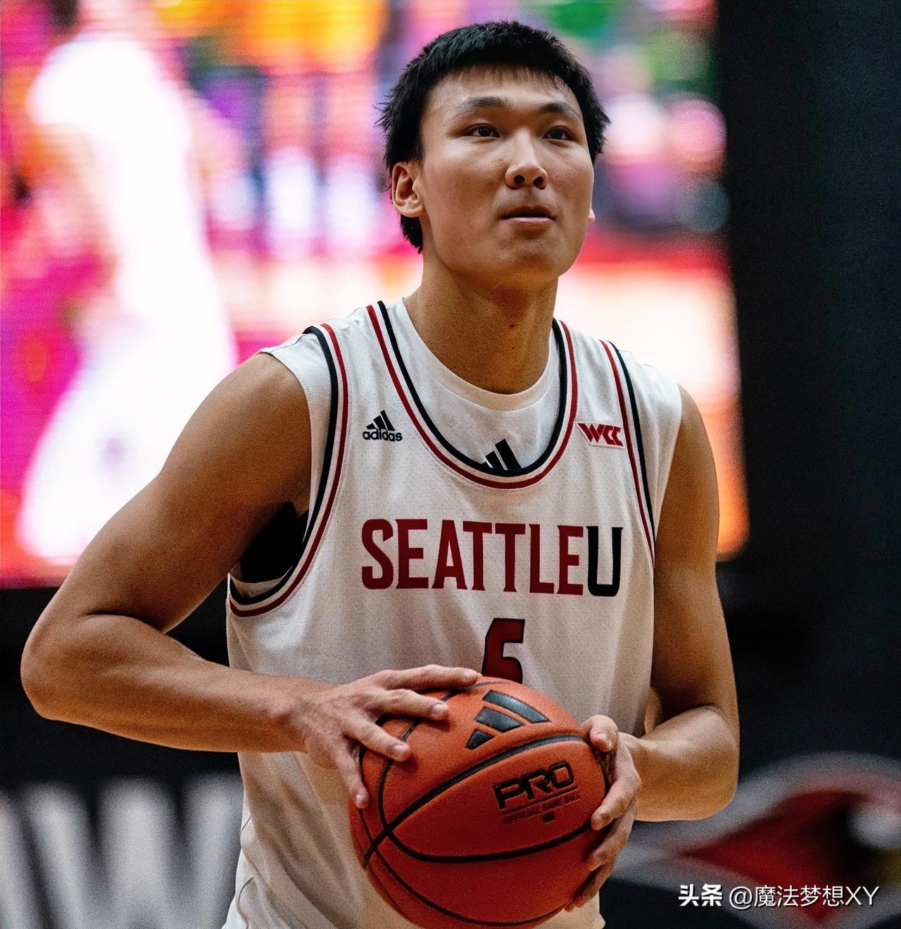 明眼人都看出来了，
淡厚然回到山西男篮能带来很大帮助，
不是因为他打过NCAA，