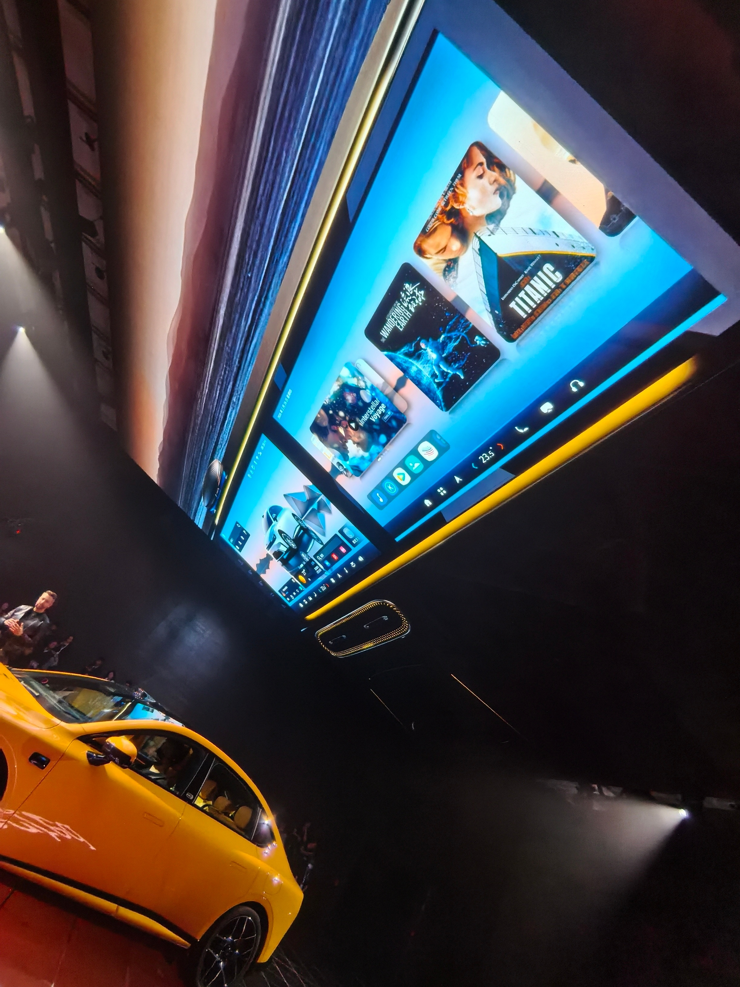 smart 2026品牌之夜，好玩的东西真不少，座位原因+个性的大屏角度，拍的角