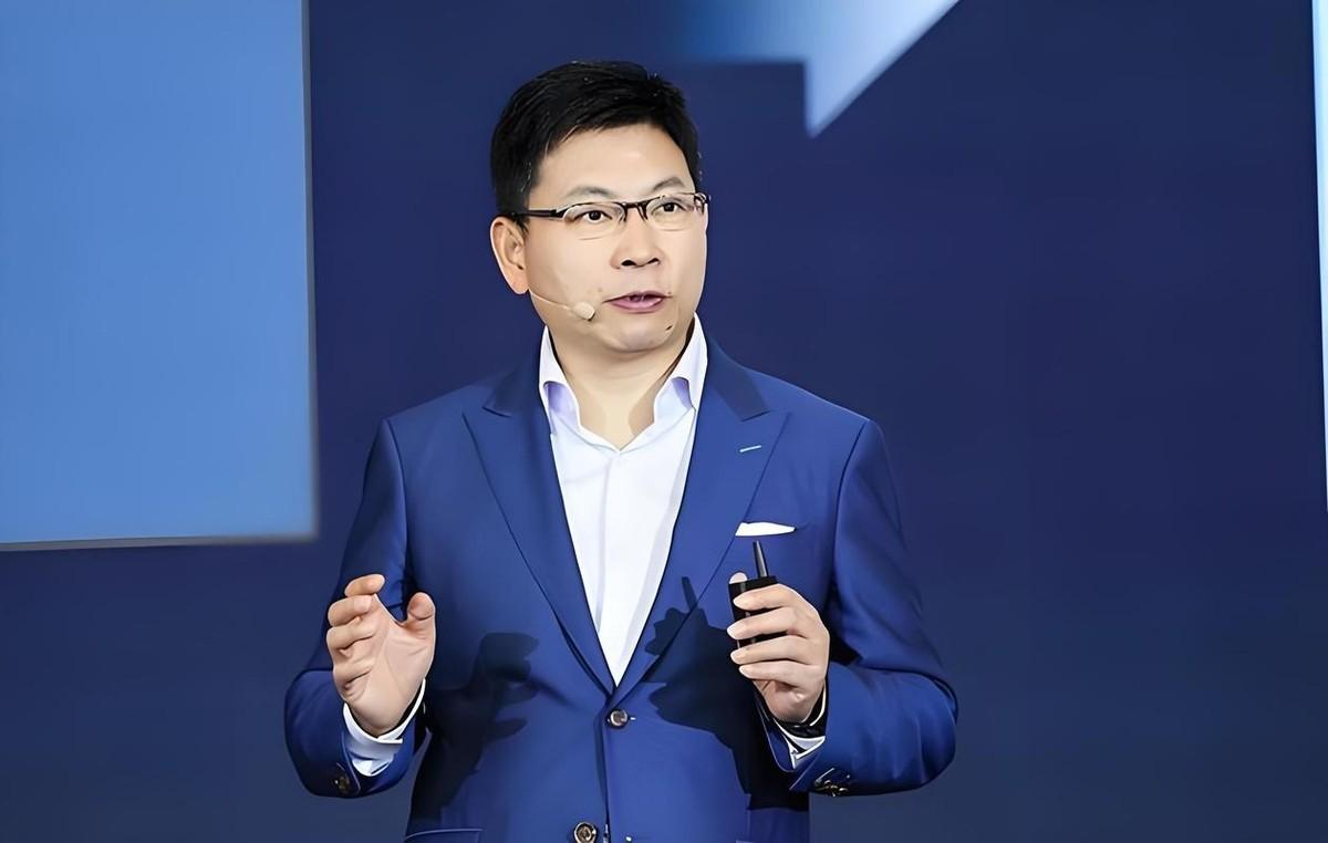从某家深圳科技巨头的历史里强行抹掉一位核心高管，你猜这家公司的现状会变成什么样？