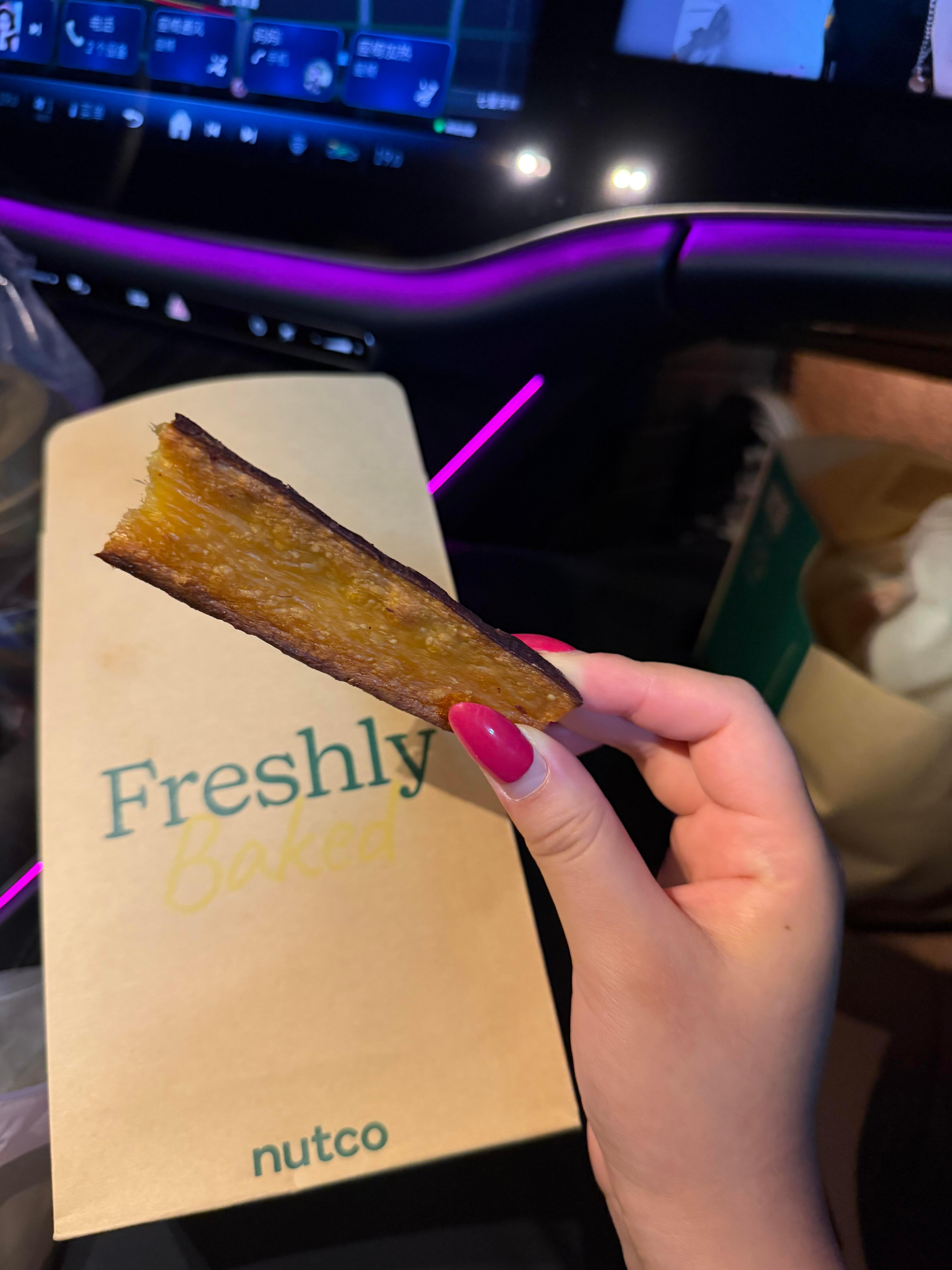 睡得太早感觉亏了,熬得太晚感觉飘了,每天就这样过着偷睡漏睡的生活。 ​​​