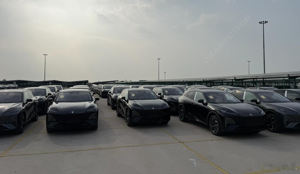 深蓝S07华为乾崑激光版量产下线啦，从媒体试驾、重庆智驾直播实测，再到南京工厂批